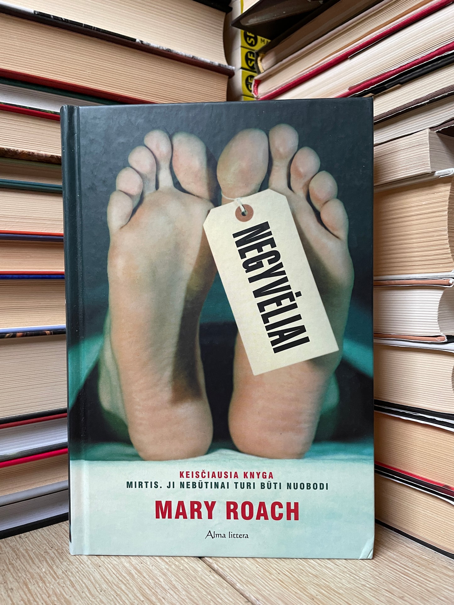 Mary Roach - ,,Negyvėliai"