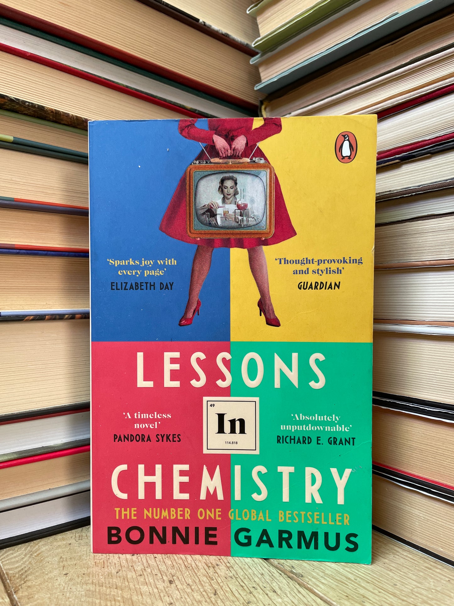 Bonnie Garmus - Lessons in Chemistry