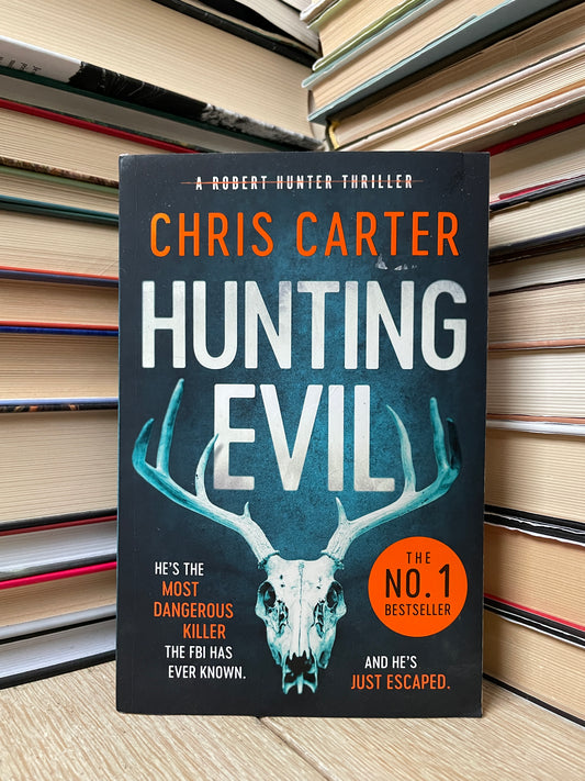 Chris Carter - Hunting Evil