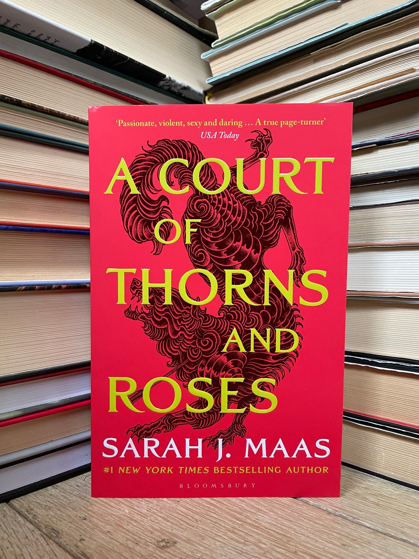 Sarah J. Maas - A Court of Thorns and Roses