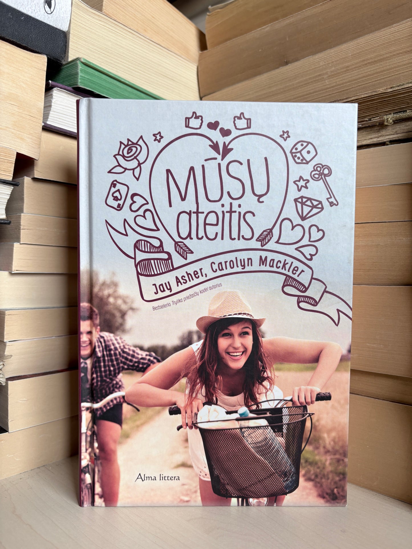 Jay Asher, Carolyn Mackler - ,,Mūsų ateitis"