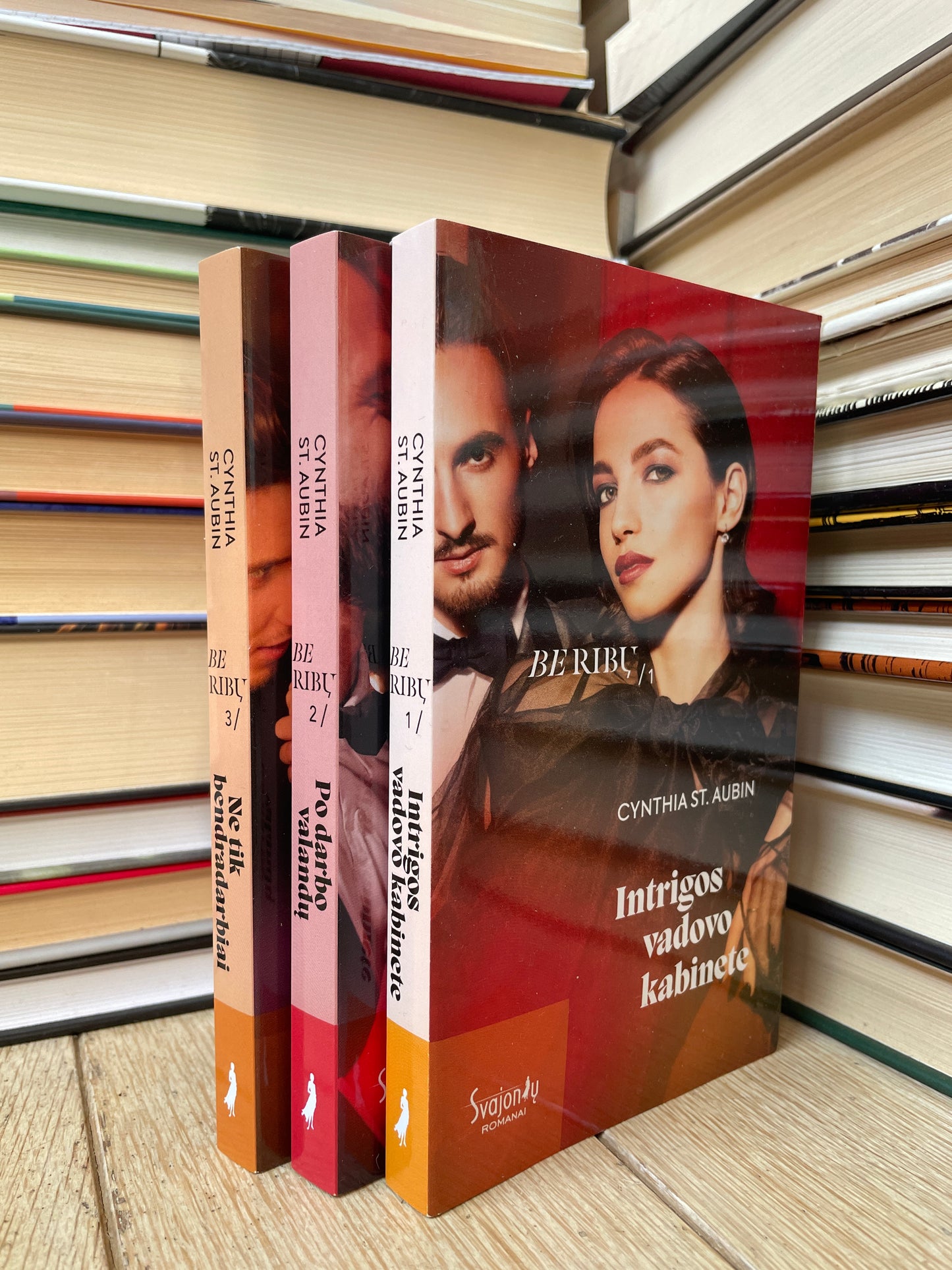 Cynthia St. Aubin - ,,Be ribų"