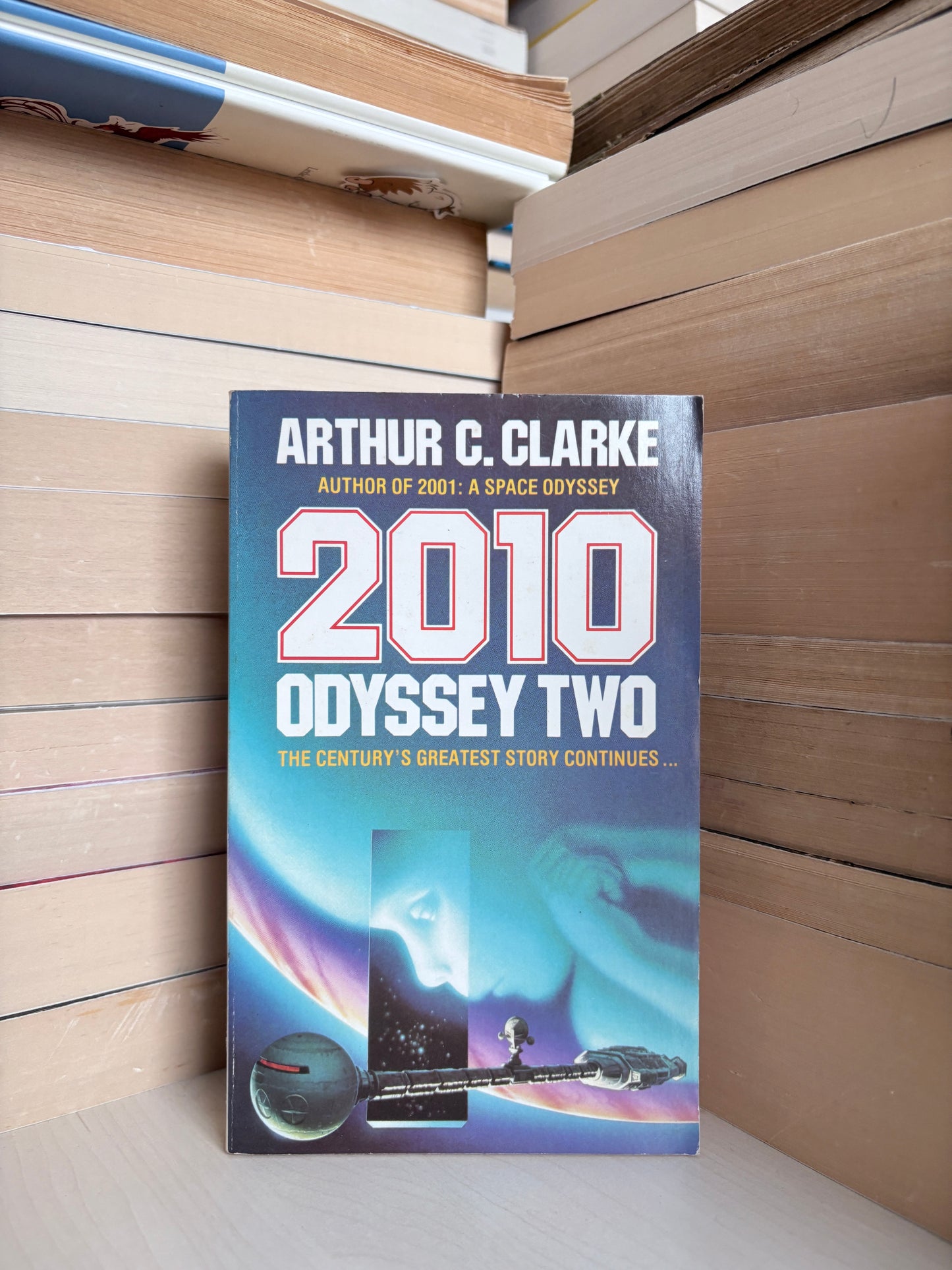 Arthur C. Clarke - 2010 Odyssey Two