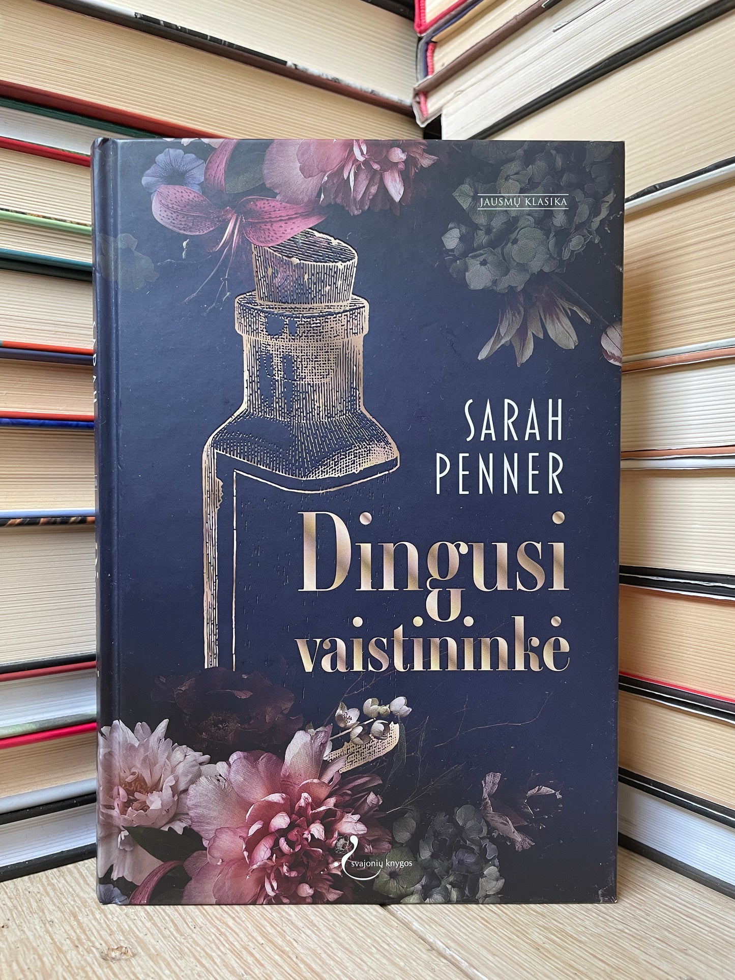 Sarah Penner - ,,Dingusi vaistininkė"