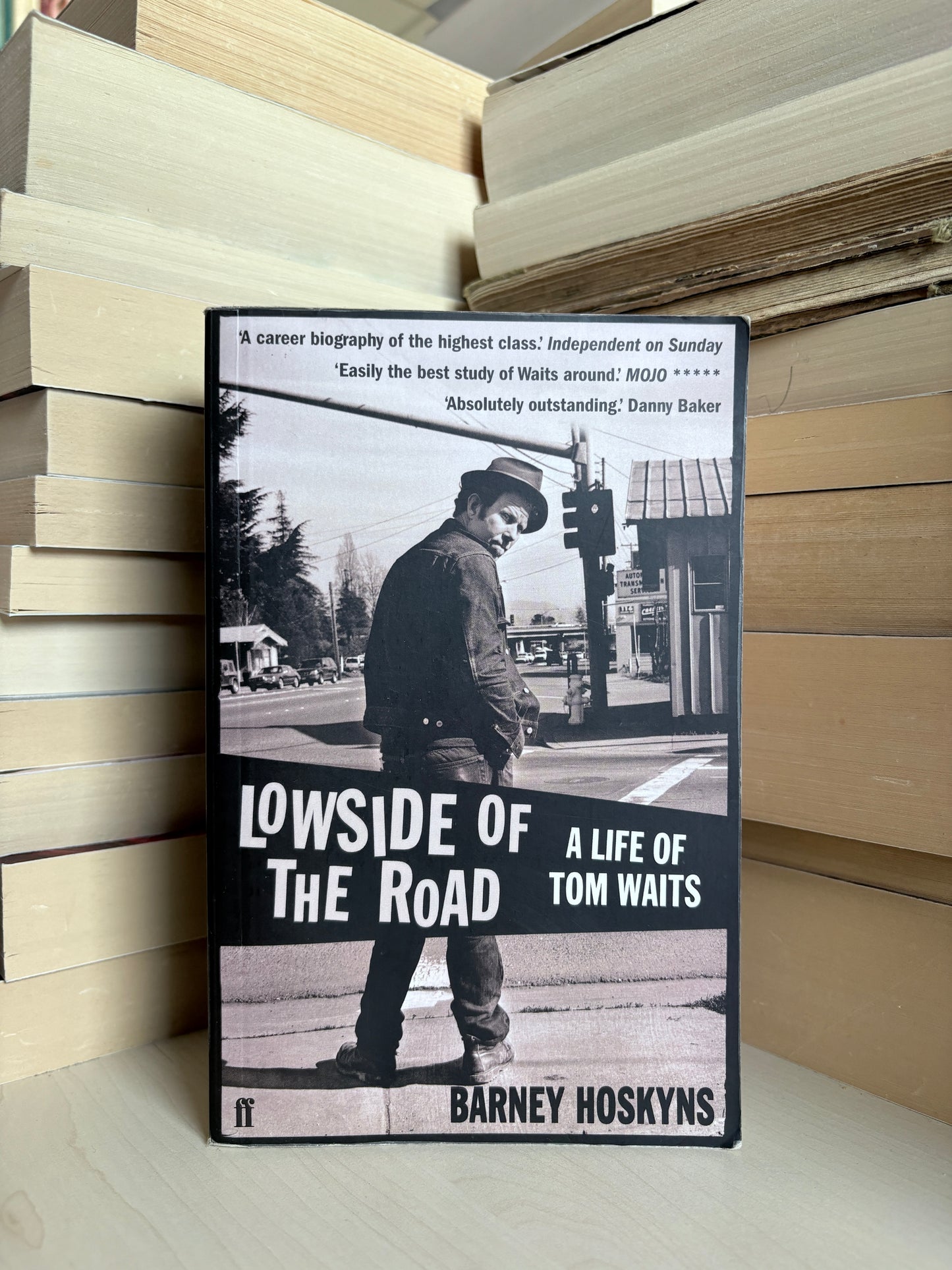 Barney Hoskyns - Lowside of the Road: A Life of Tom Waits