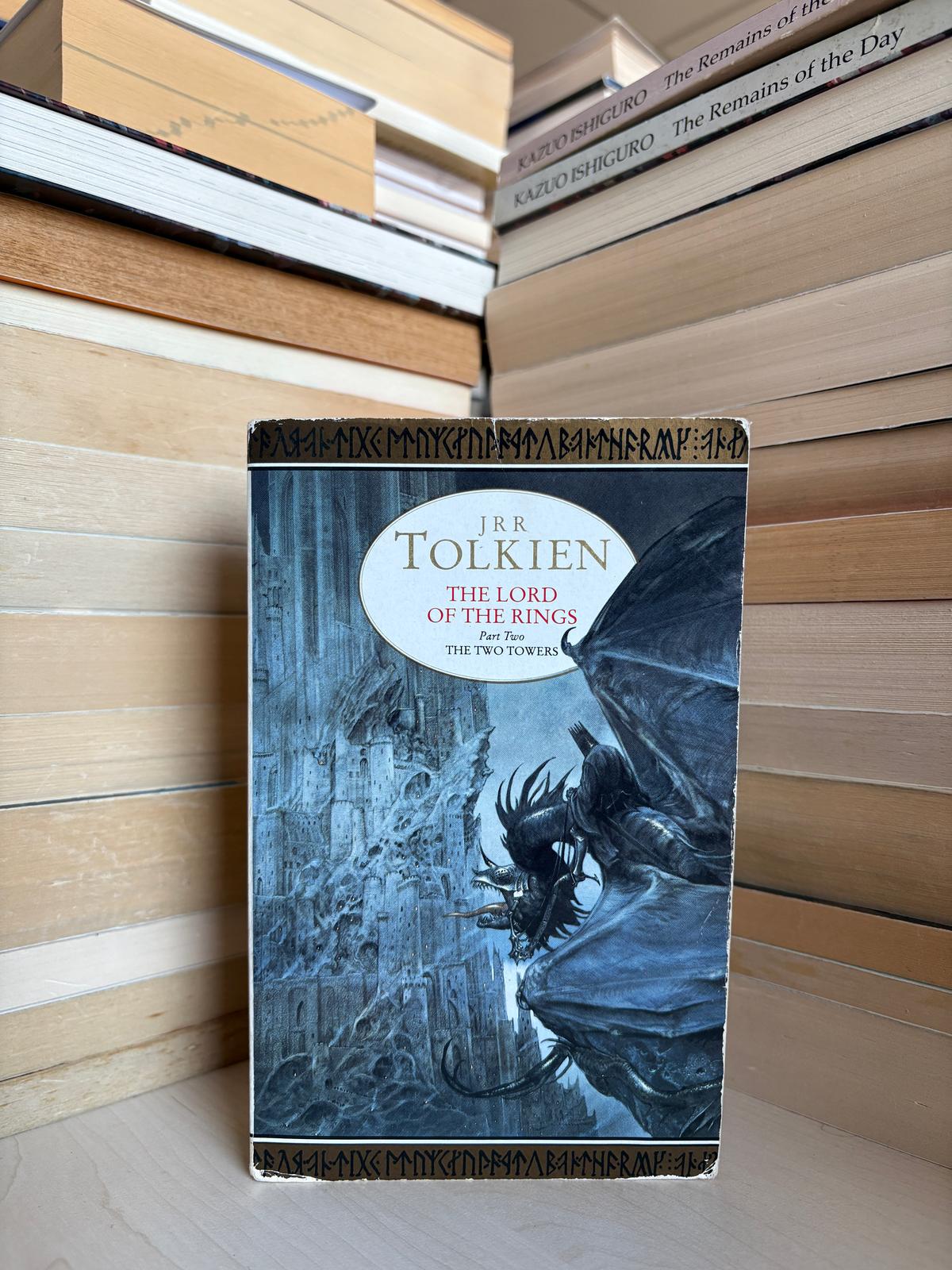 J. R. R. Tolkien - The Lord of the Rings: The Two Towers