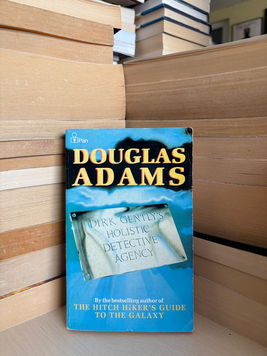 Douglas Adams - Dirk Gently's Holistic Detective Agency