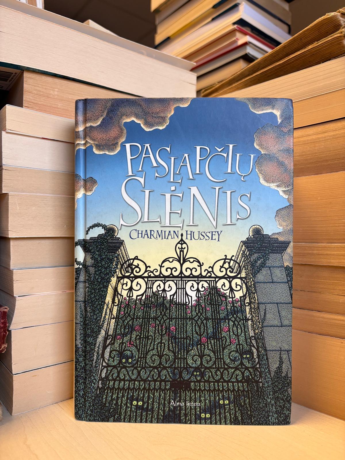 Charmian Hussey - ,,Paslapčių slėnis"