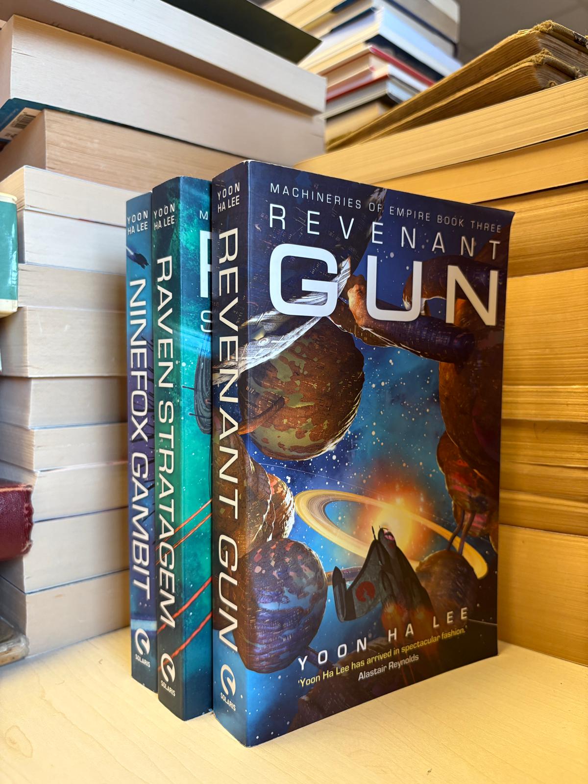 Yoon Ha Lee - Machineries of Empire knygų rinkinys