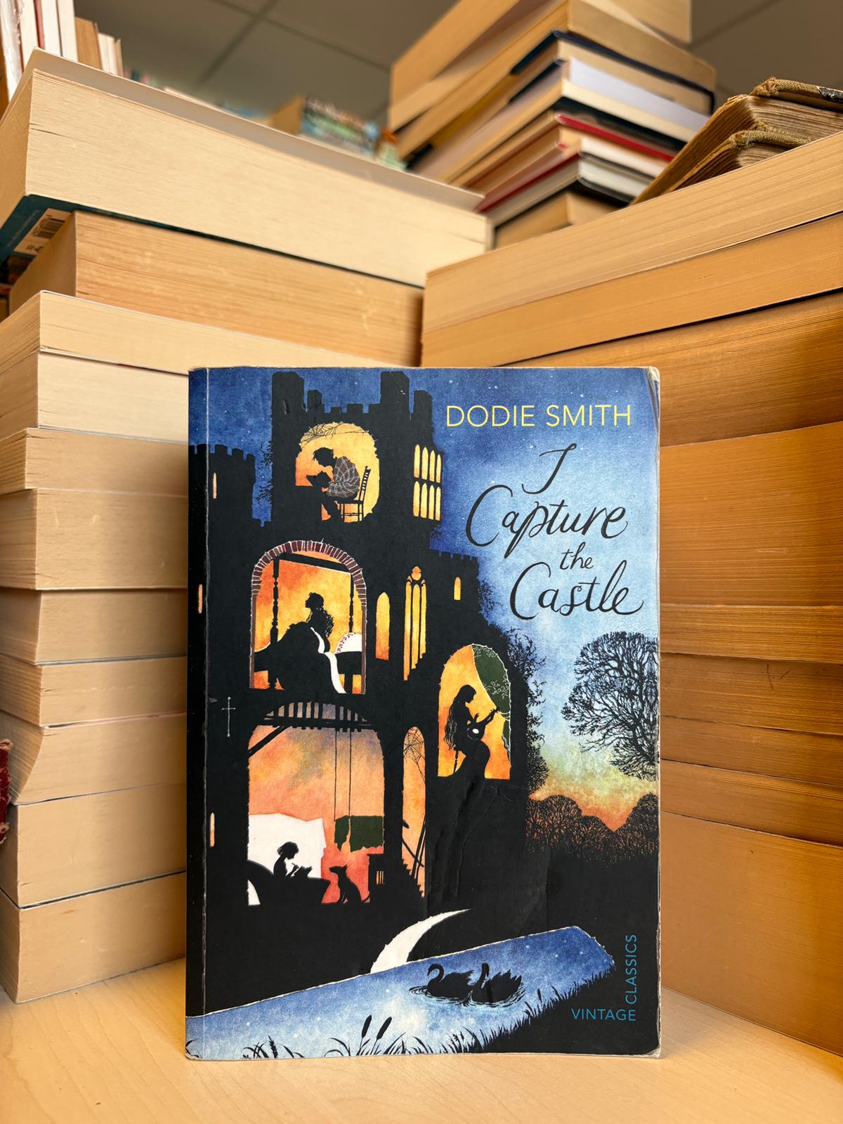 Dodie Smith - I Capture the Castle