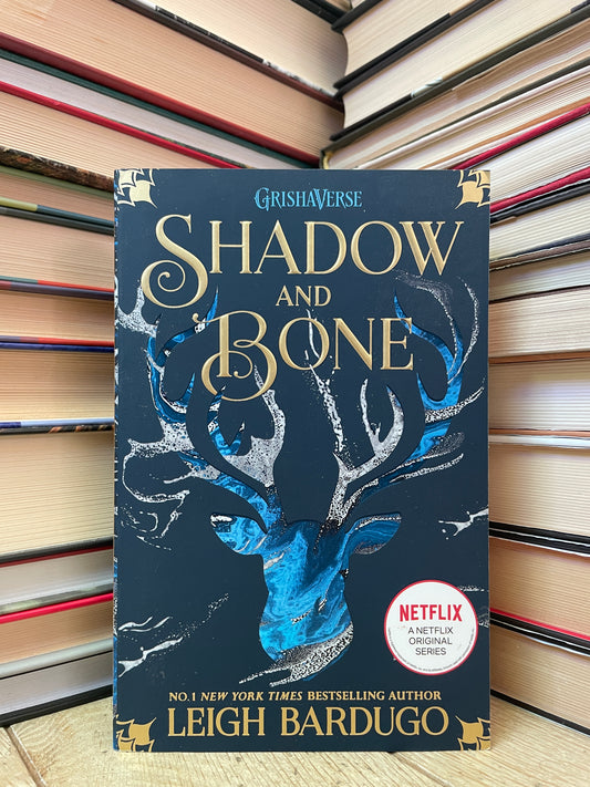 Leigh Bardugo - Shadow and Bone