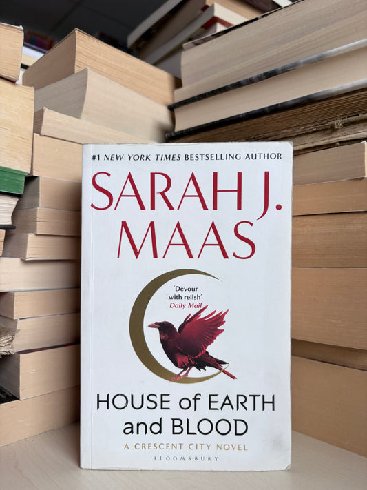 Sarah J. Maas - House of Earth and Blood