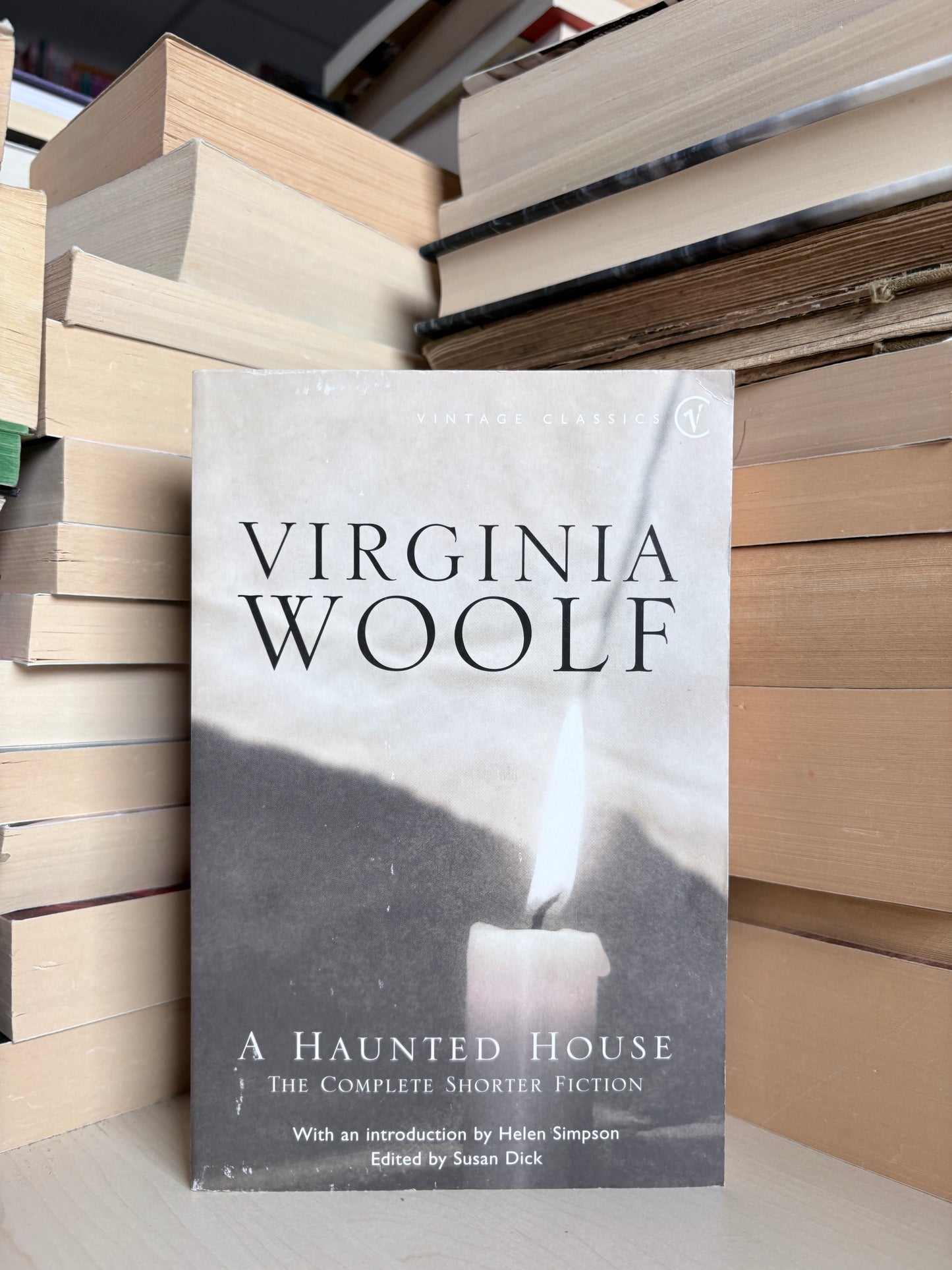 Virginia Woolf - A Haunted House