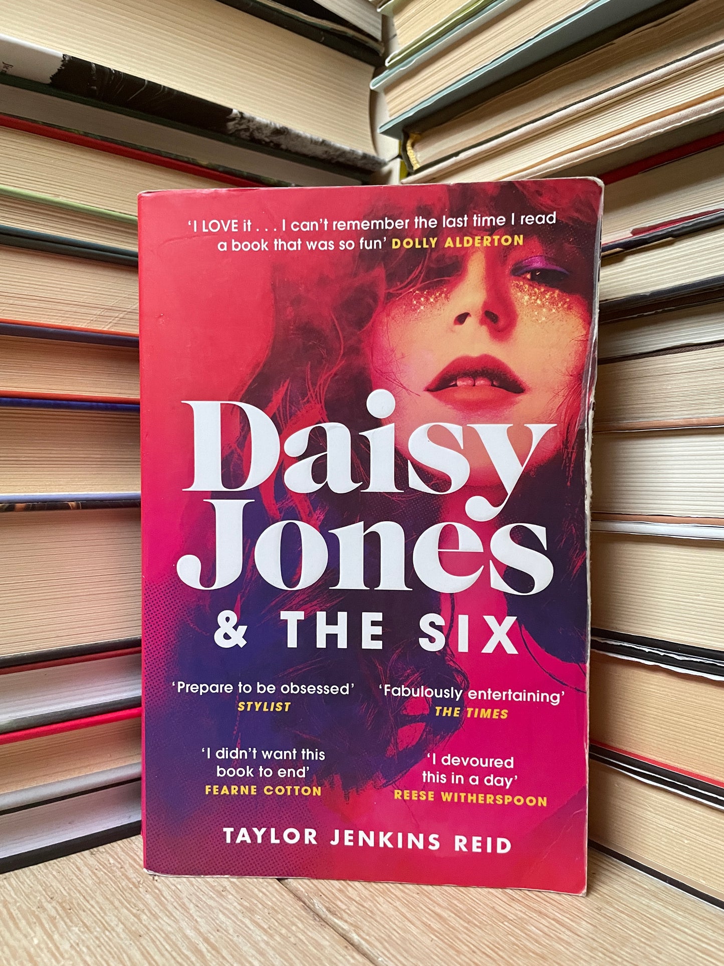 Taylor Jenkins Reid - Daisy Jones and the Six