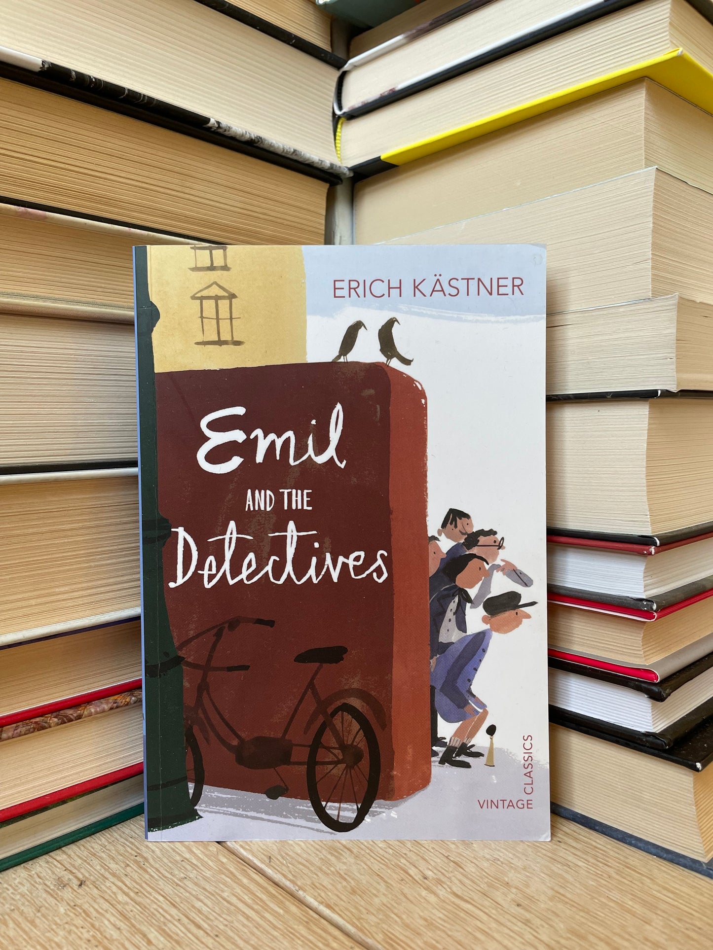 Erich Kastner - Emil and the Detectives