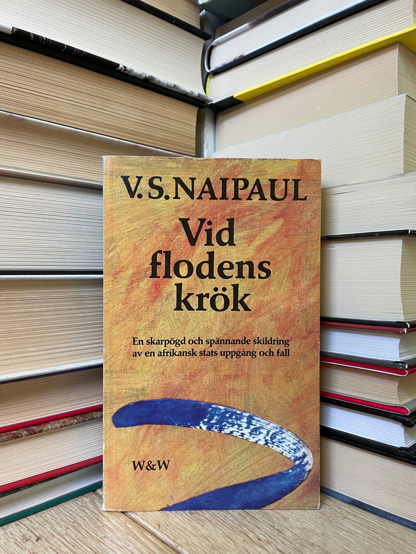 V. S. Naipaul - Vid flodens krok (švedų)