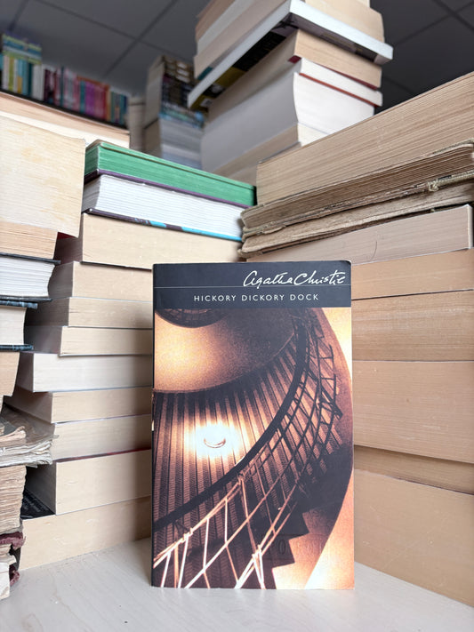 Agatha Christie - Hickory Dickory Dock