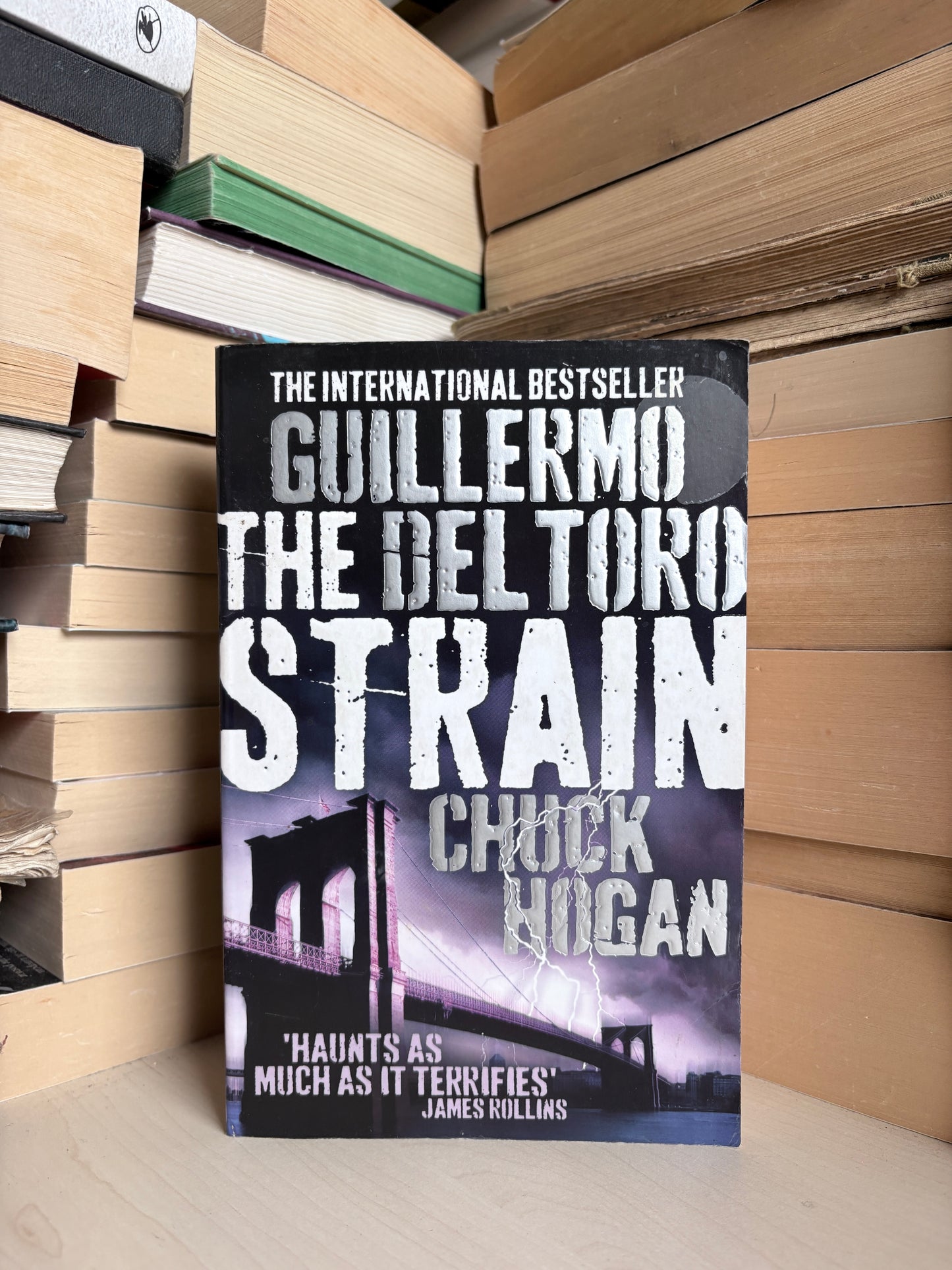 Guillermo del Toro, Chuck Hogan - The Strain