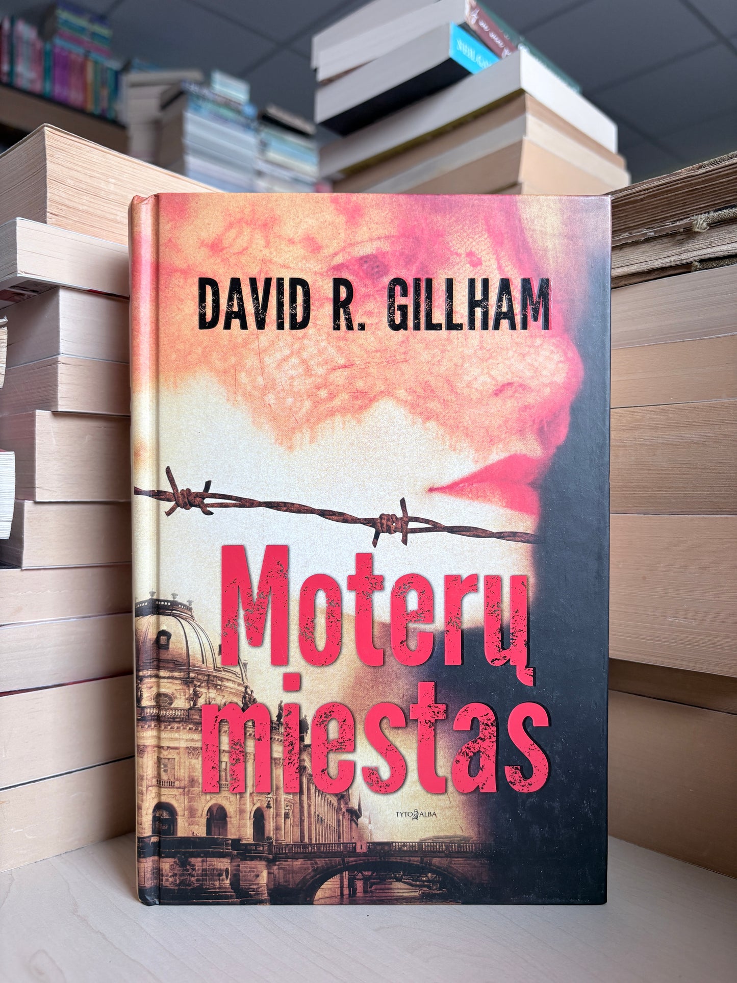 David R. Gillham - ,,Moterų miestas"