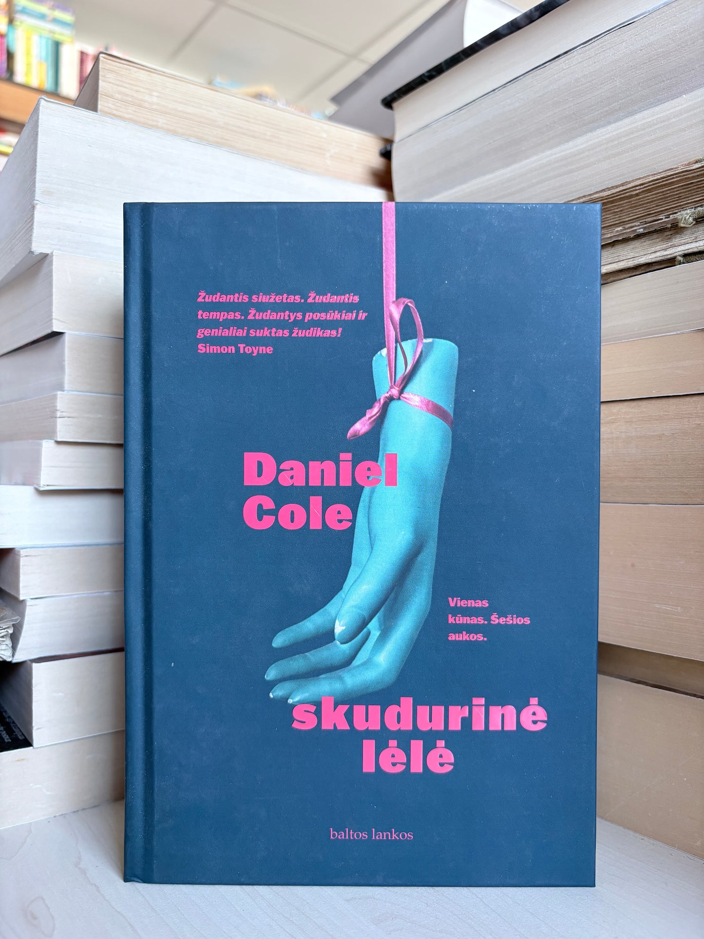 Daniel Cole - ,,Skudurinė lėlė"