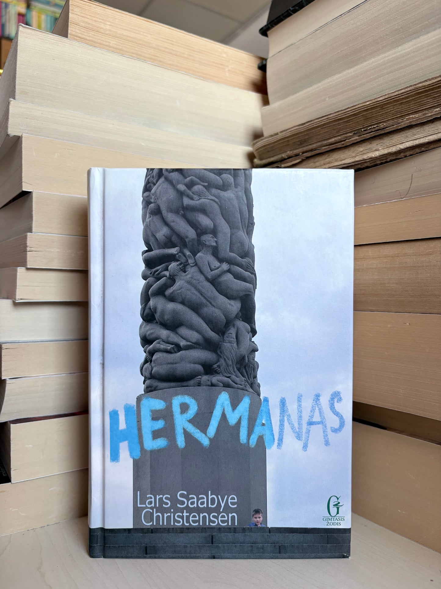 Lars Saabye Christensen - ,,Hermanas"