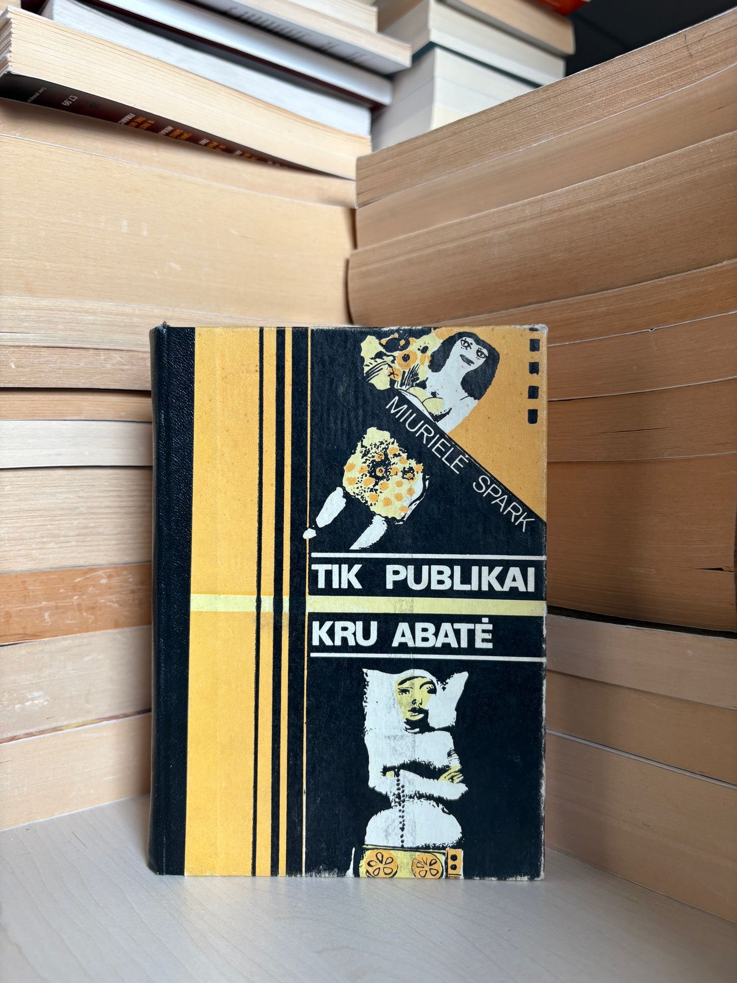 Miurielė Spark - ,,Tik publikai. Kru Abatė"