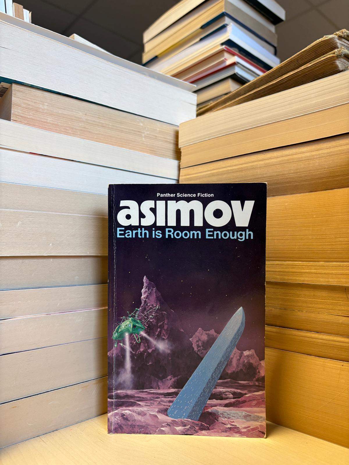 Isaac Asimov - Earth is Room Enough