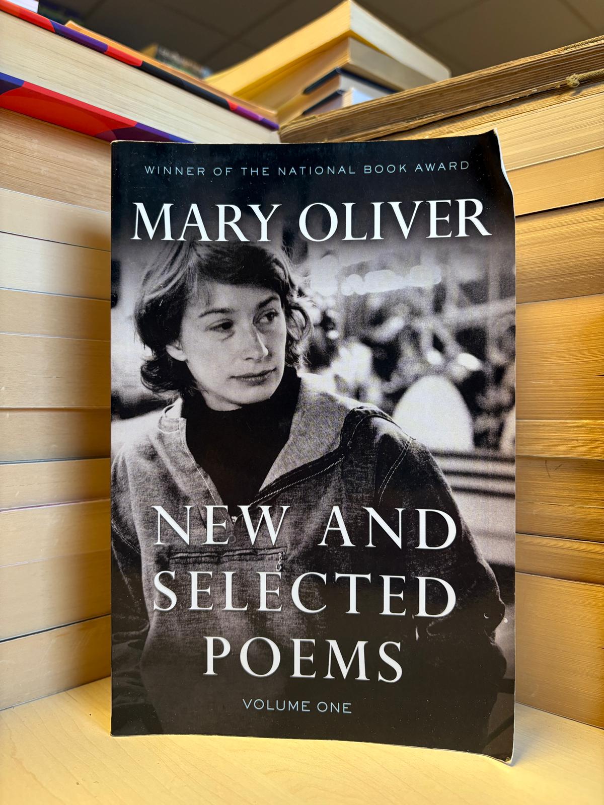 Mary Oliver - New and Selected Poems Volume One